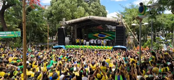 Mais de 50 mil recebem Bolsonaro em Teófilo Otoni